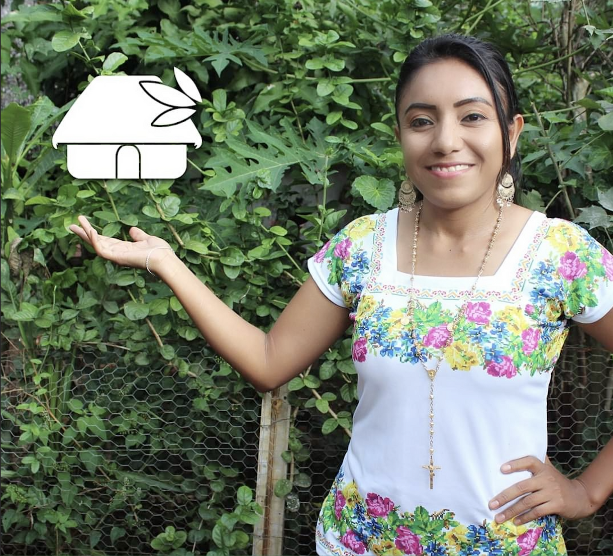 Gladys Concepci贸n Coll铆 Ek en vestimenta tradicional maya